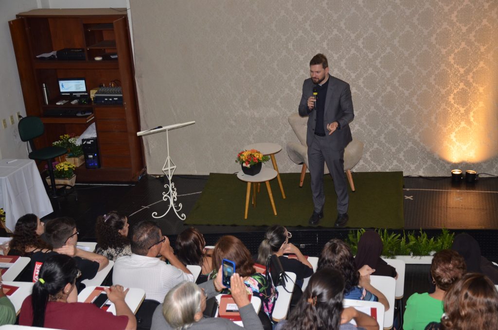 Veja as fotos do lançamento do livro: Pastoral Litúrgica do Pe. Fernando Lorenz