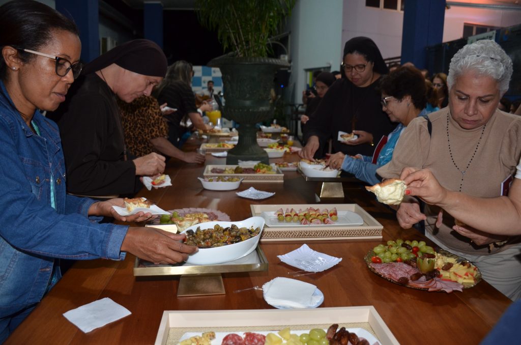 Veja as fotos do lançamento do livro: Pastoral Litúrgica do Pe. Fernando Lorenz
