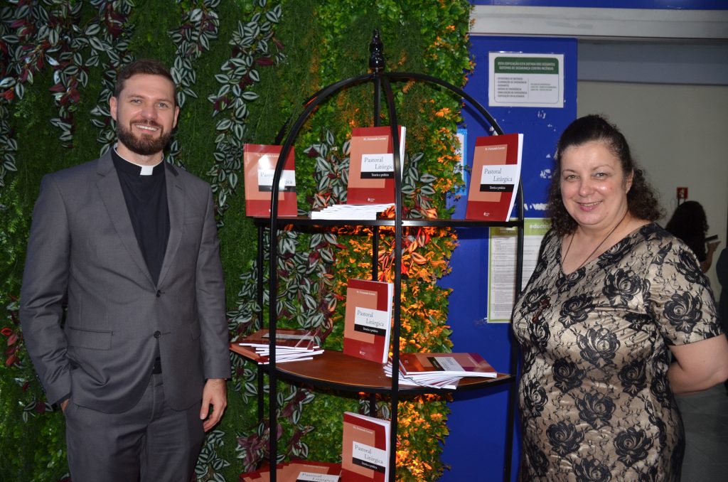 Veja as fotos do lançamento do livro: Pastoral Litúrgica do Pe. Fernando Lorenz