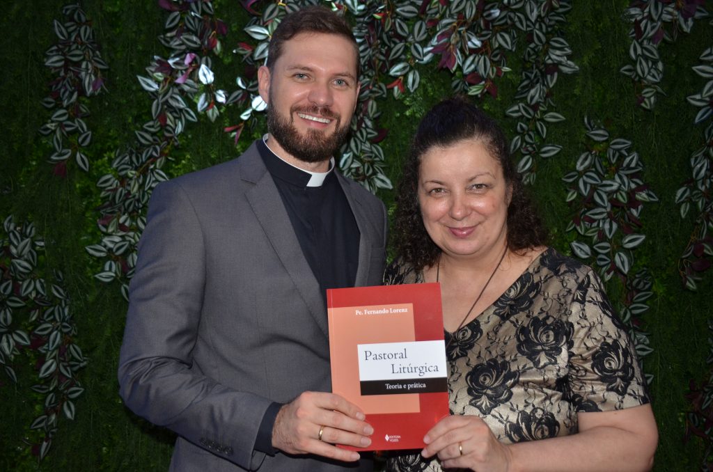 Veja as fotos do lançamento do livro: Pastoral Litúrgica do Pe. Fernando Lorenz