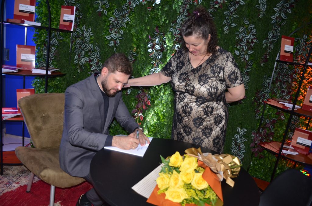 Veja as fotos do lançamento do livro: Pastoral Litúrgica do Pe. Fernando Lorenz