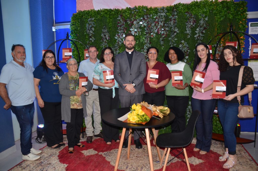 Veja as fotos do lançamento do livro: Pastoral Litúrgica do Pe. Fernando Lorenz