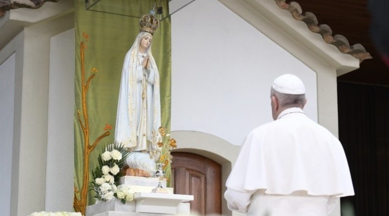 Pode ser que, no contexto da guerra atual, o Papa quisesse ter ali um gesto semelhante ao que teve quando consagrou a Rússia e a Ucrânia à Virgem Maria em março de 2022.