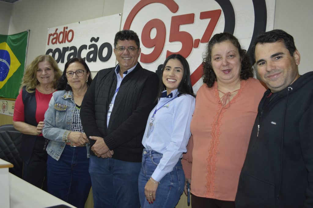 Membros da COAMO visitam Rádio Coração