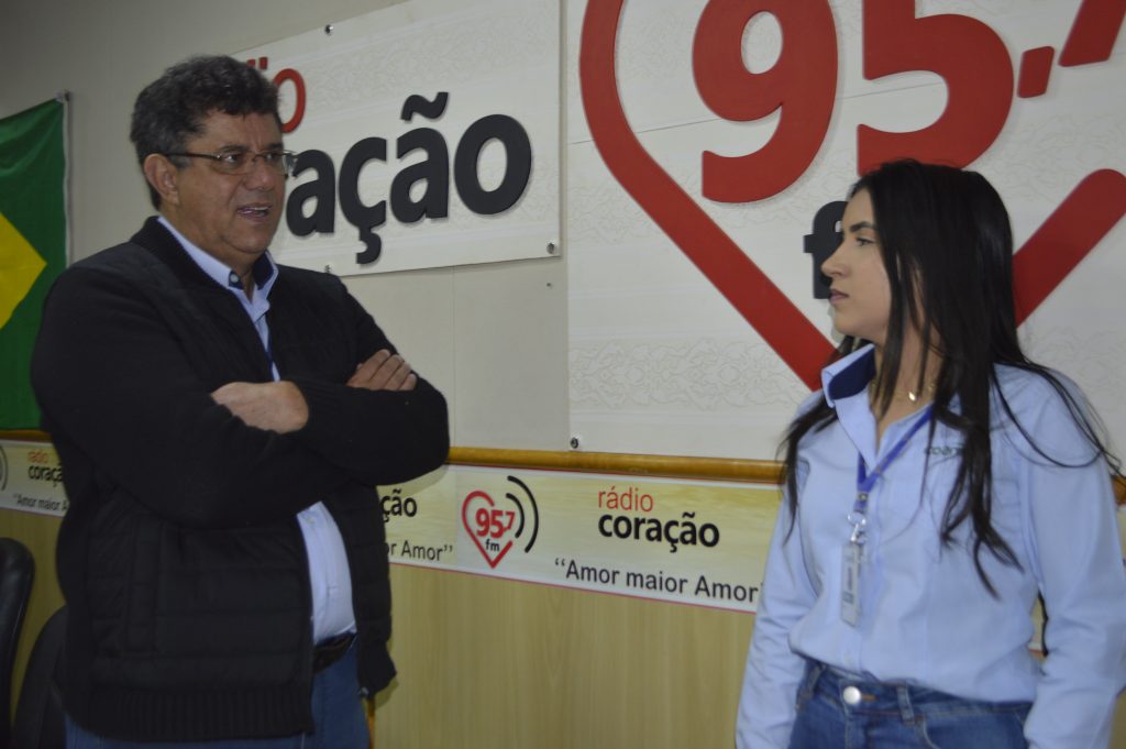 Membros da COAMO visitam Rádio Coração