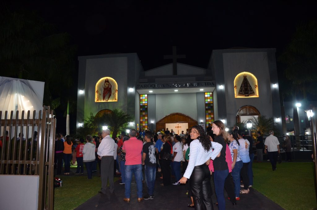 Paróquia de Dourados inaugura grandiosa imagem de Nossa Senhora Aparecida Paróquia de Dourados inaugura grandiosa imagem de Nossa Senhora Aparecida