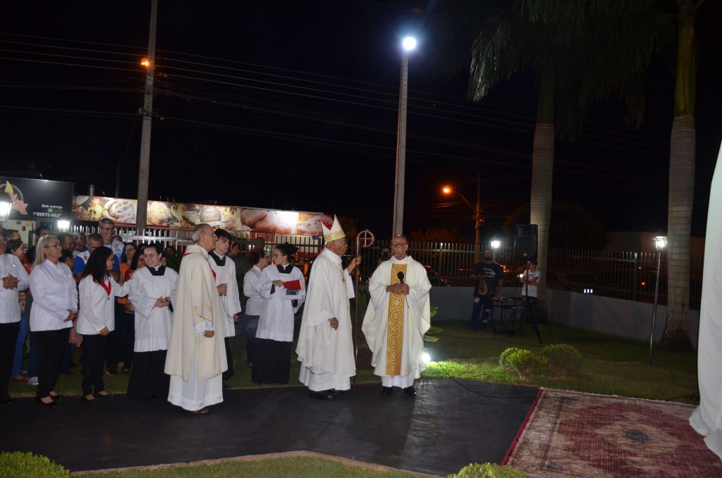 Paróquia de Dourados inaugura grandiosa imagem de Nossa Senhora Aparecida Paróquia de Dourados inaugura grandiosa imagem de Nossa Senhora Aparecida