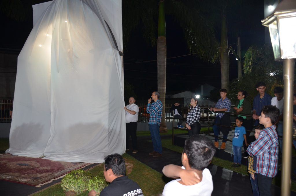 Paróquia de Dourados inaugura grandiosa imagem de Nossa Senhora Aparecida Paróquia de Dourados inaugura grandiosa imagem de Nossa Senhora Aparecida