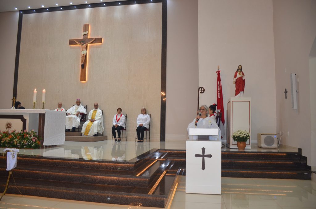 Paróquia de Dourados inaugura grandiosa imagem de Nossa Senhora Aparecida Paróquia de Dourados inaugura grandiosa imagem de Nossa Senhora Aparecida