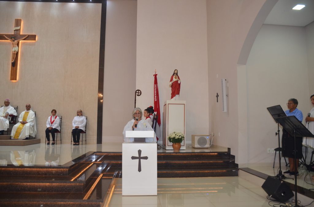 Paróquia de Dourados inaugura grandiosa imagem de Nossa Senhora Aparecida Paróquia de Dourados inaugura grandiosa imagem de Nossa Senhora Aparecida
