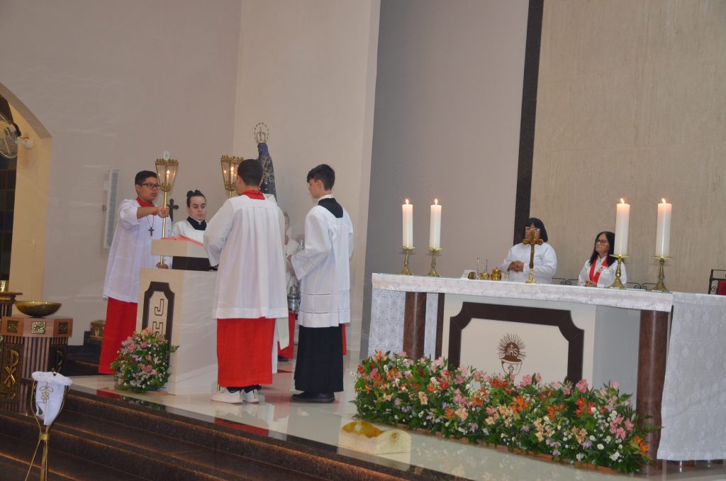 Paróquia de Dourados inaugura grandiosa imagem de Nossa Senhora Aparecida Paróquia de Dourados inaugura grandiosa imagem de Nossa Senhora Aparecida