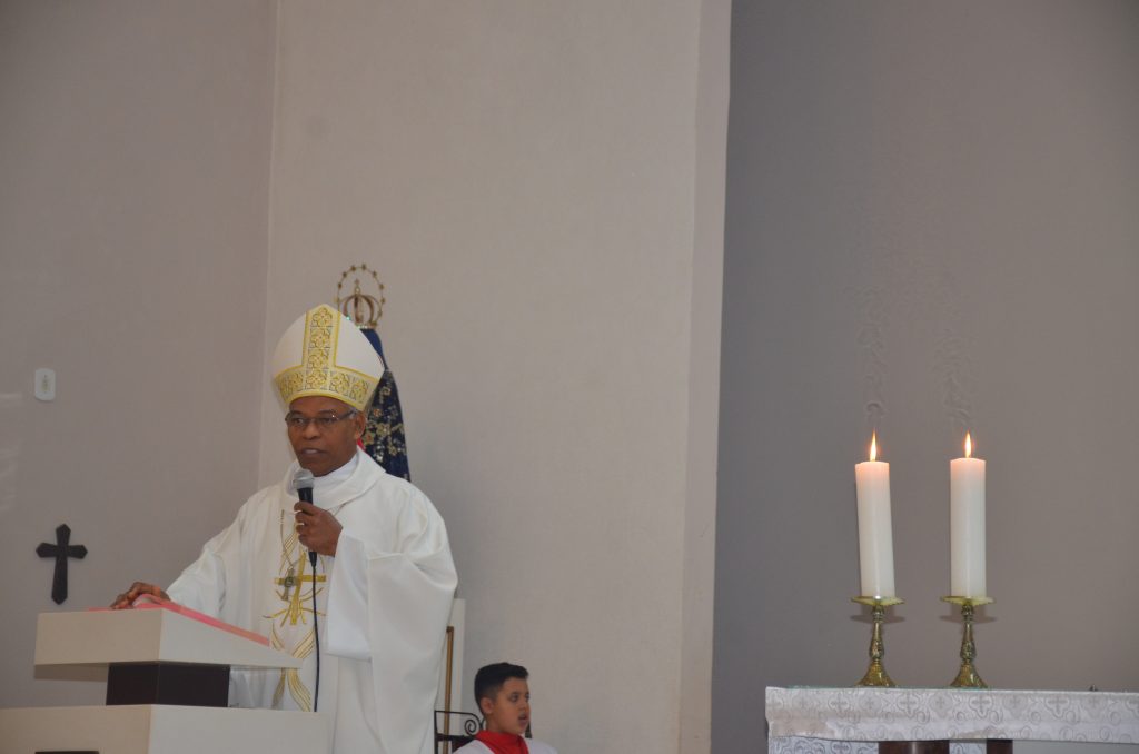 Paróquia de Dourados inaugura grandiosa imagem de Nossa Senhora Aparecida Paróquia de Dourados inaugura grandiosa imagem de Nossa Senhora Aparecida