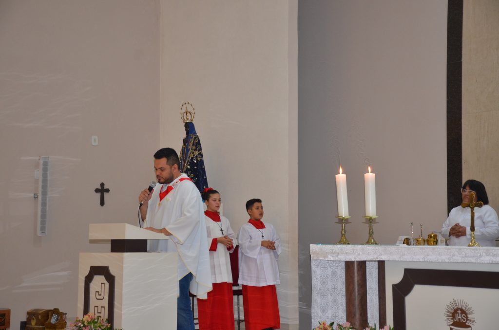 Paróquia de Dourados inaugura grandiosa imagem de Nossa Senhora Aparecida Paróquia de Dourados inaugura grandiosa imagem de Nossa Senhora Aparecida