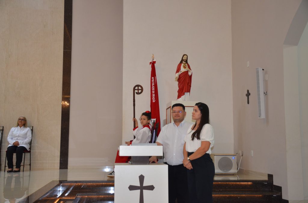 Paróquia de Dourados inaugura grandiosa imagem de Nossa Senhora Aparecida Paróquia de Dourados inaugura grandiosa imagem de Nossa Senhora Aparecida