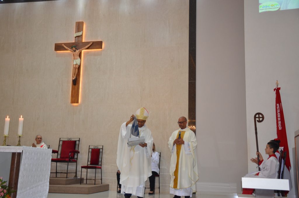 Paróquia de Dourados inaugura grandiosa imagem de Nossa Senhora Aparecida Paróquia de Dourados inaugura grandiosa imagem de Nossa Senhora Aparecida