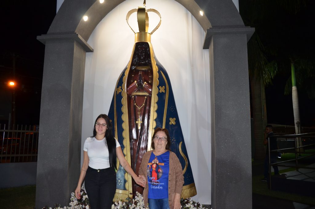 Paróquia de Dourados inaugura grandiosa imagem de Nossa Senhora Aparecida Paróquia de Dourados inaugura grandiosa imagem de Nossa Senhora Aparecida