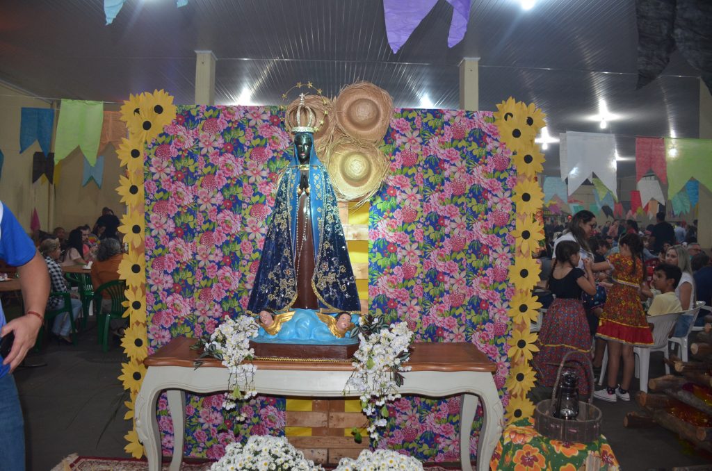 Paróquia de Dourados inaugura grandiosa imagem de Nossa Senhora Aparecida Paróquia de Dourados inaugura grandiosa imagem de Nossa Senhora Aparecida
