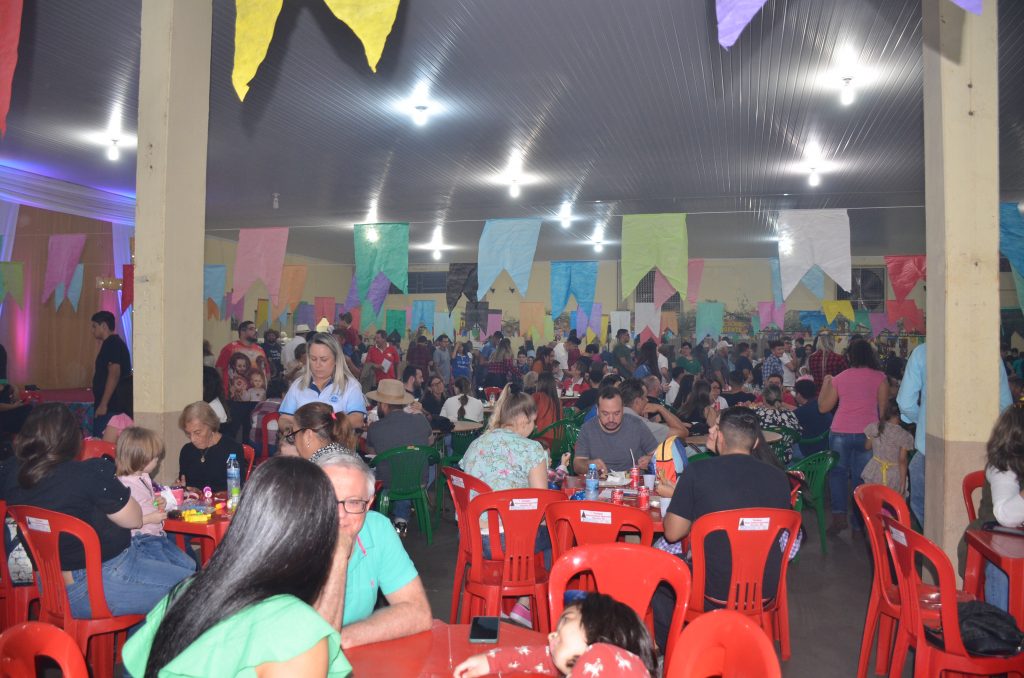 Paróquia de Dourados inaugura grandiosa imagem de Nossa Senhora Aparecida Paróquia de Dourados inaugura grandiosa imagem de Nossa Senhora Aparecida