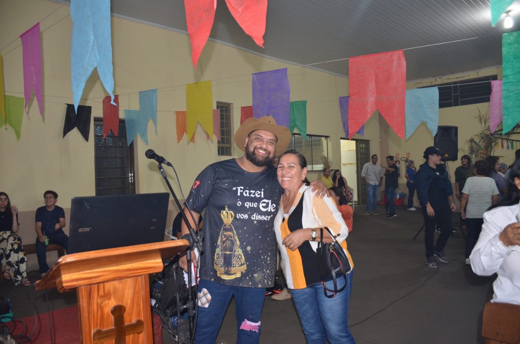 Paróquia de Dourados inaugura grandiosa imagem de Nossa Senhora Aparecida Paróquia de Dourados inaugura grandiosa imagem de Nossa Senhora Aparecida