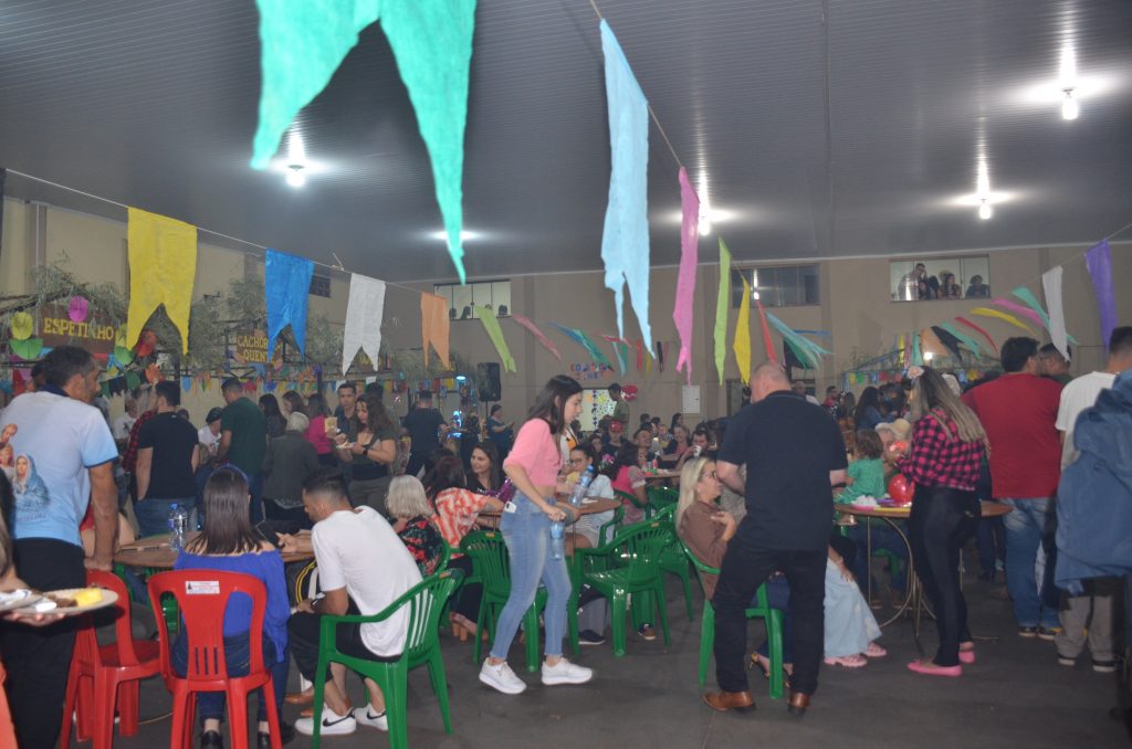 Paróquia de Dourados inaugura grandiosa imagem de Nossa Senhora Aparecida Paróquia de Dourados inaugura grandiosa imagem de Nossa Senhora Aparecida
