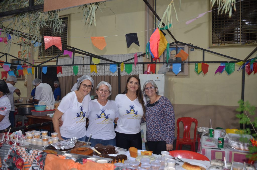 Paróquia de Dourados inaugura grandiosa imagem de Nossa Senhora Aparecida Paróquia de Dourados inaugura grandiosa imagem de Nossa Senhora Aparecida