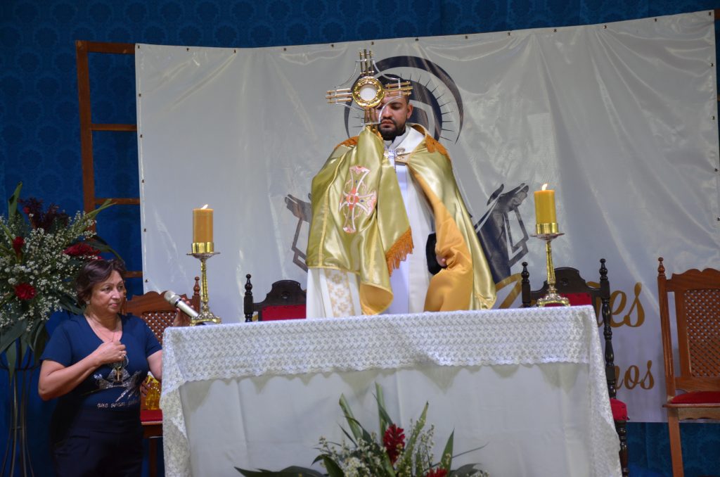 Dourados sedia 4° encontro do movimento das Mães que oram pelos Filhos do MS