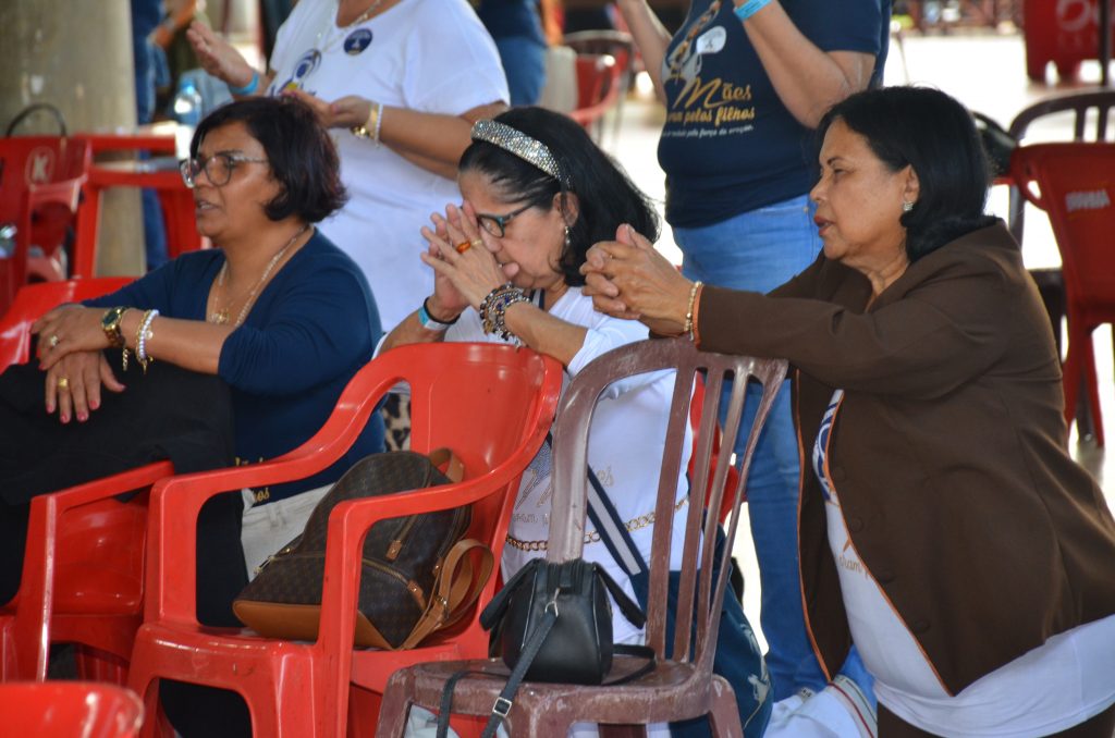 Dourados sedia 4° encontro do movimento das Mães que oram pelos Filhos do MS