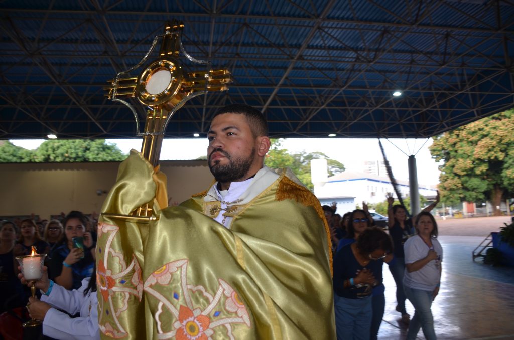 Dourados sedia 4° encontro do movimento das Mães que oram pelos Filhos do MS