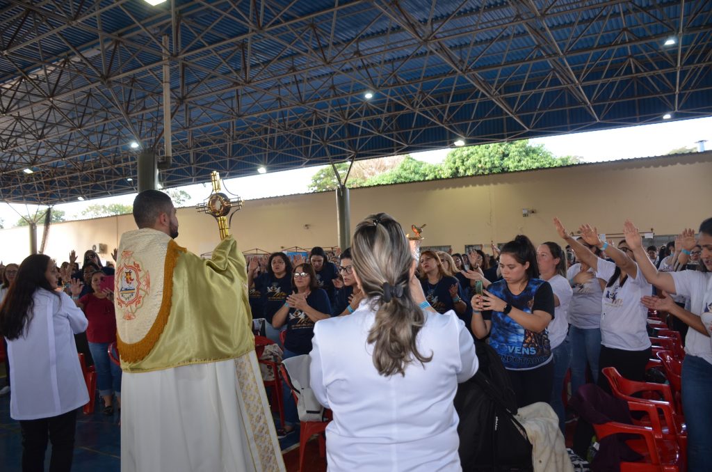 Dourados sedia 4° encontro do movimento das Mães que oram pelos Filhos do MS
