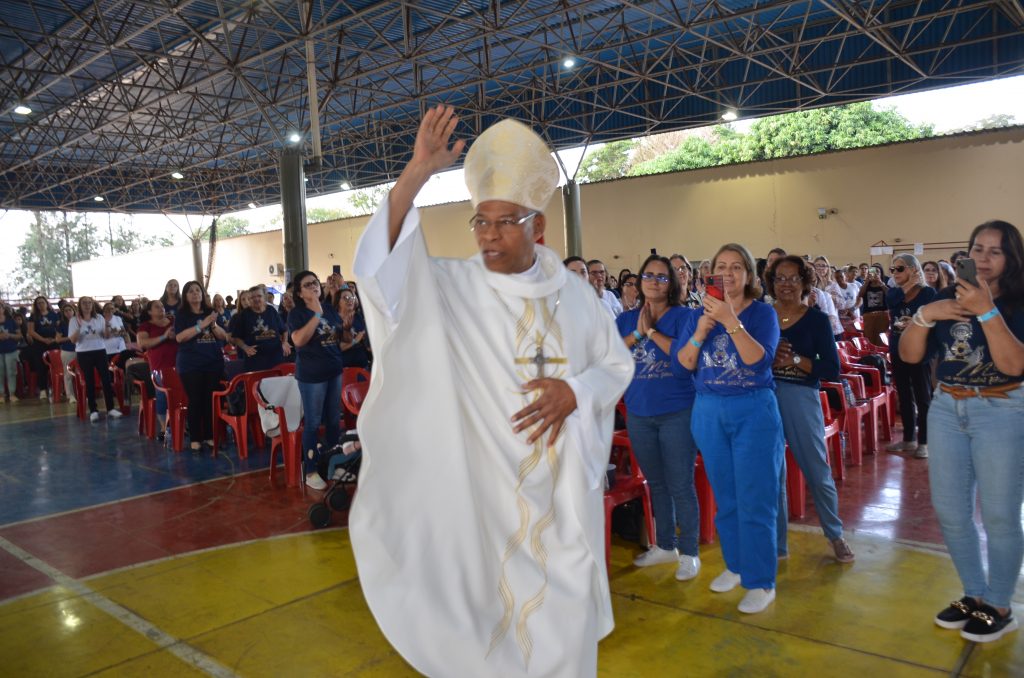 Dourados sedia 4° encontro do movimento das Mães que oram pelos Filhos do MS