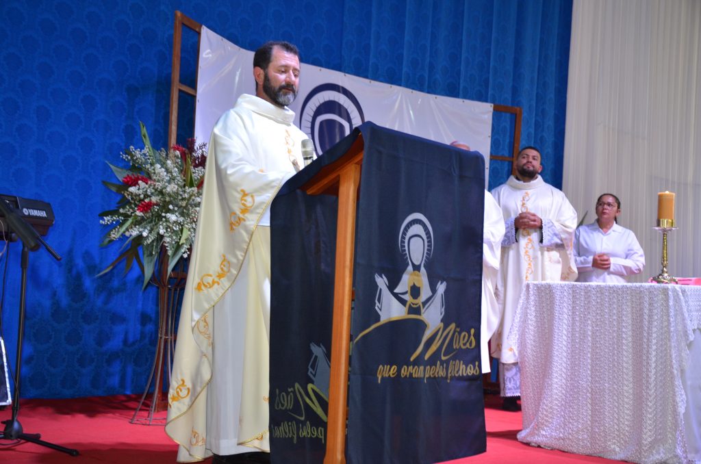 Dourados sedia 4° encontro do movimento das Mães que oram pelos Filhos do MS