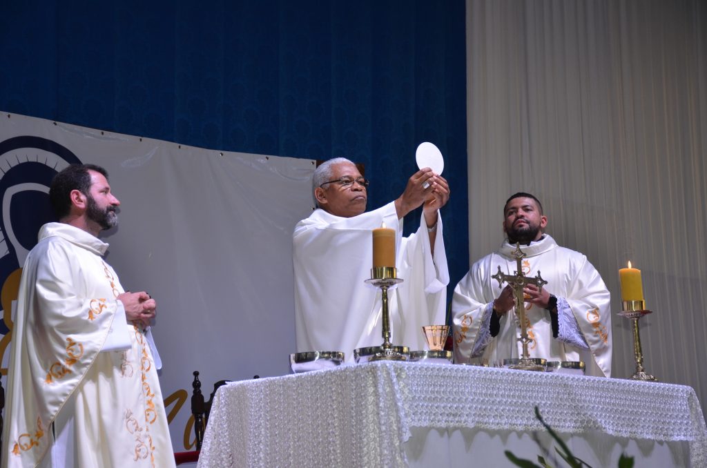Dourados sedia 4° encontro do movimento das Mães que oram pelos Filhos do MS