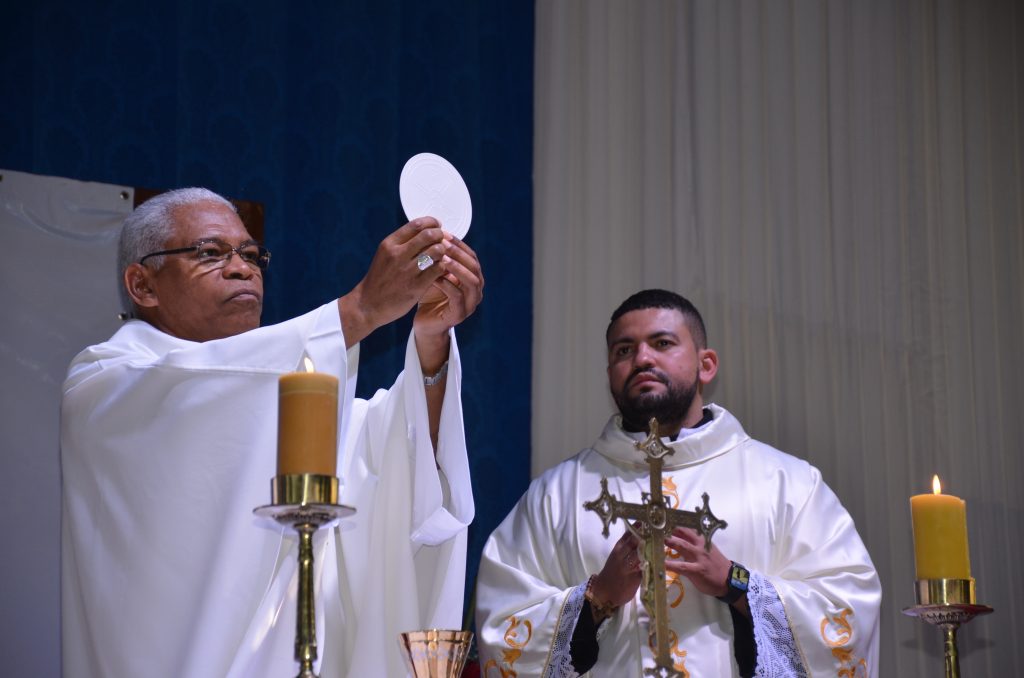 Dourados sedia 4° encontro do movimento das Mães que oram pelos Filhos do MS
