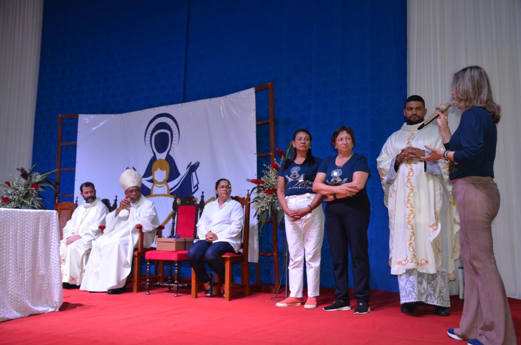Dourados sedia 4° encontro do movimento das Mães que oram pelos Filhos do MS