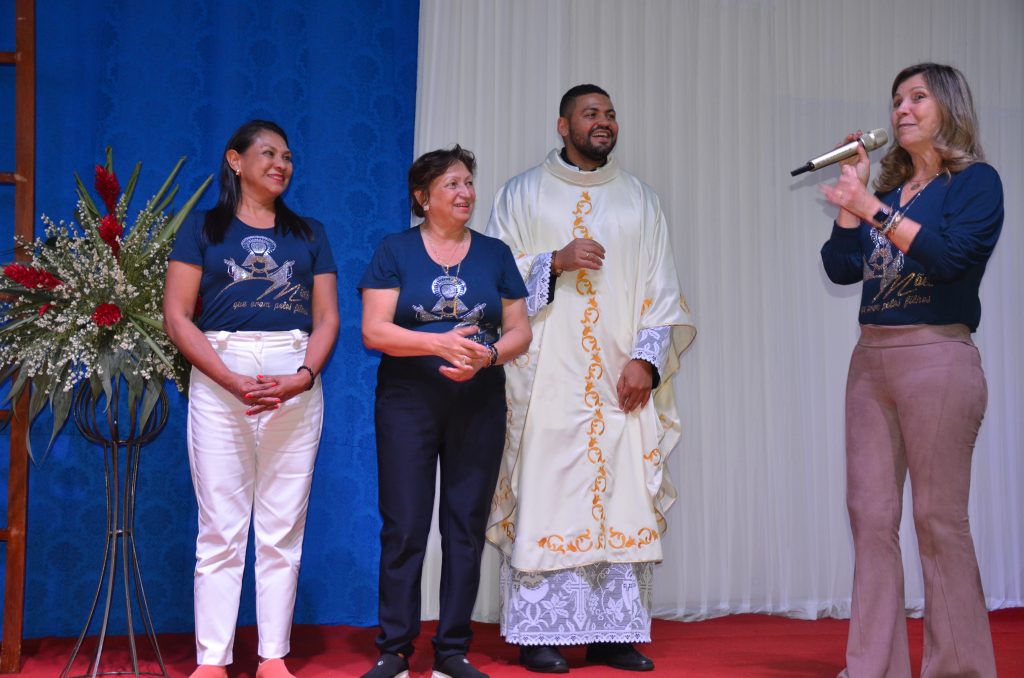 Dourados sedia 4° encontro do movimento das Mães que oram pelos Filhos do MS