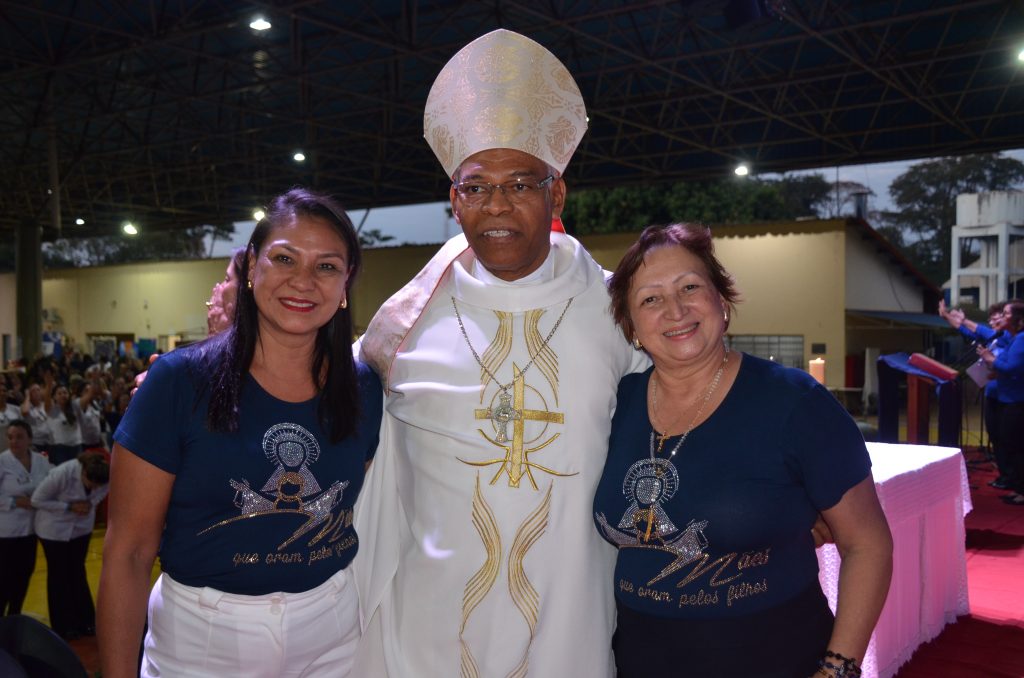 Dourados sedia 4° encontro do movimento das Mães que oram pelos Filhos do MS