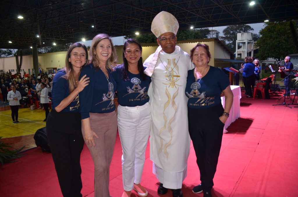 Dourados sedia 4° encontro do movimento das Mães que oram pelos Filhos do MS
