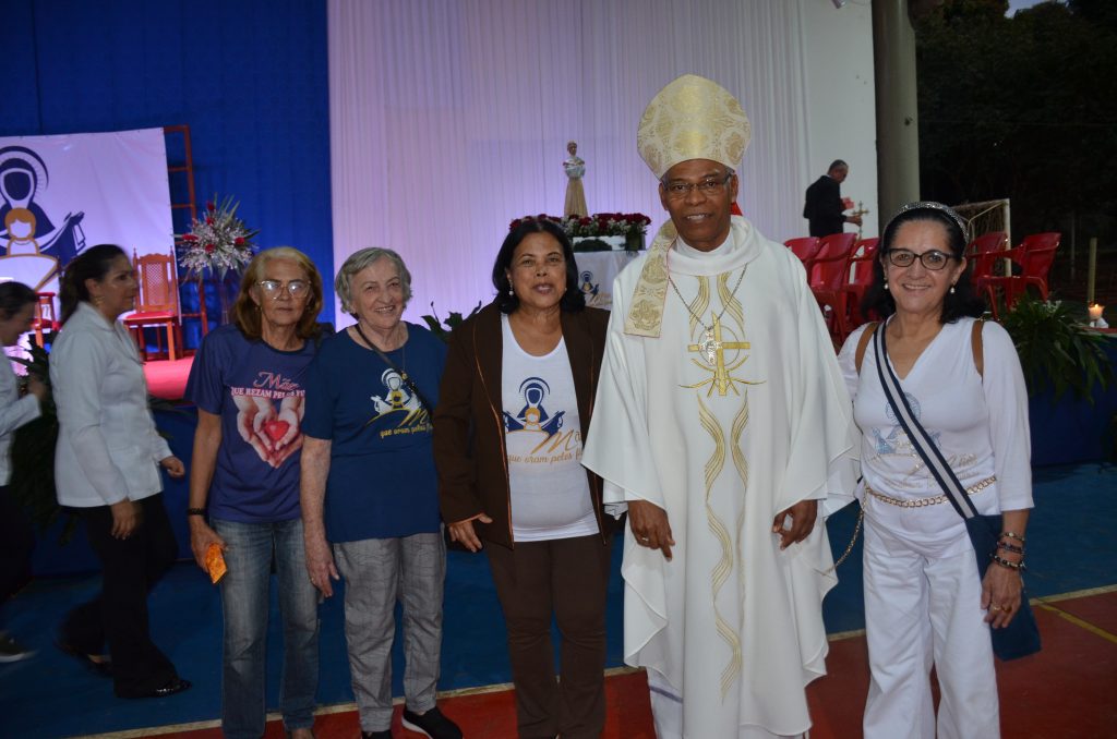 Dourados sedia 4° encontro do movimento das Mães que oram pelos Filhos do MS