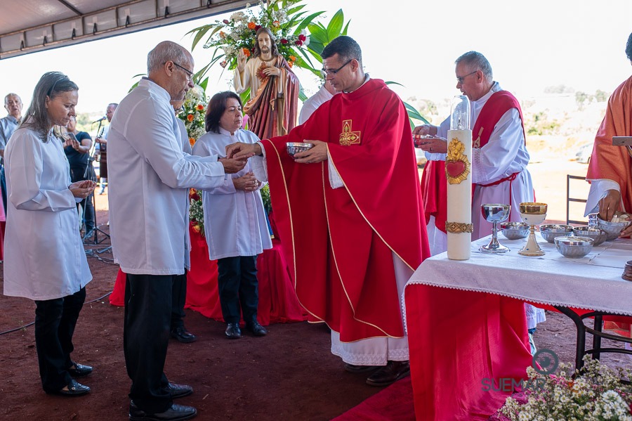 Prefeito Alan Guedes participa de missa campal que marca lançamento de novo santuário da Sagrado Coração de Jesus