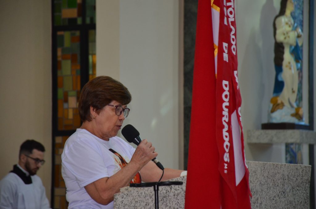 Dom Henrique preside missa de entronização da nova imagem do Sagrado Coração de Jesus