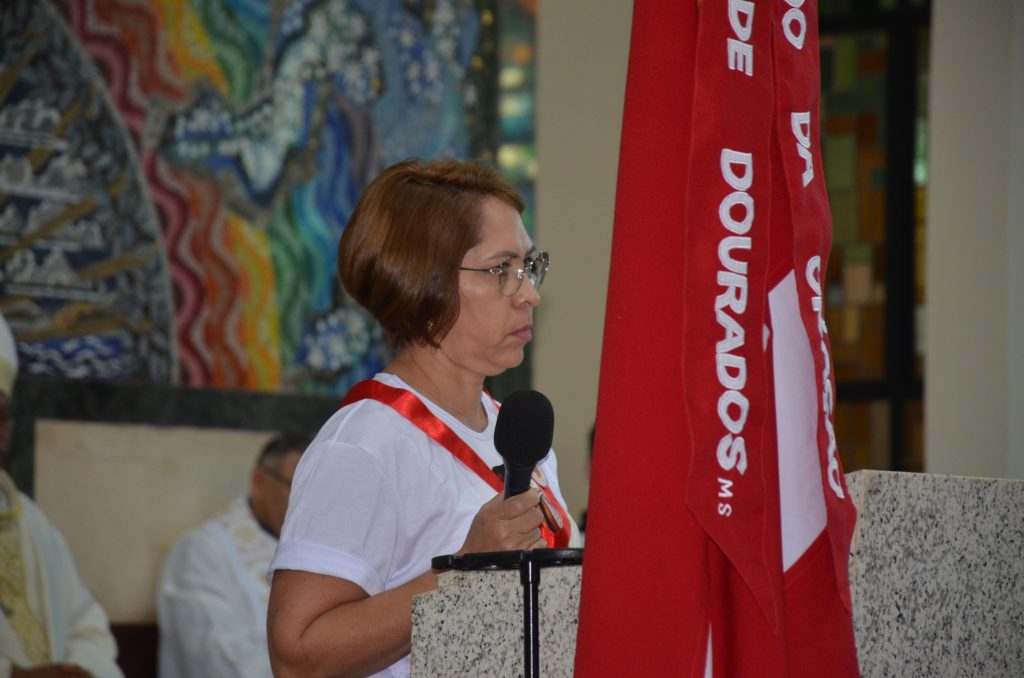 Dom Henrique preside missa de entronização da nova imagem do Sagrado Coração de Jesus