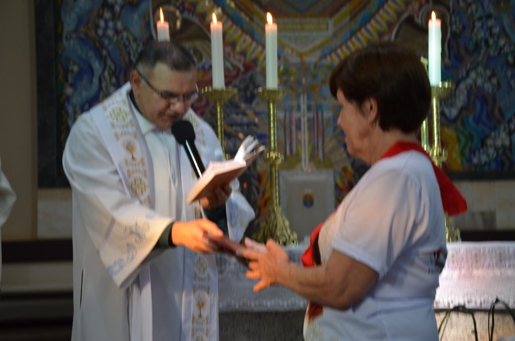 Dom Henrique preside missa de entronização da nova imagem do Sagrado Coração de Jesus