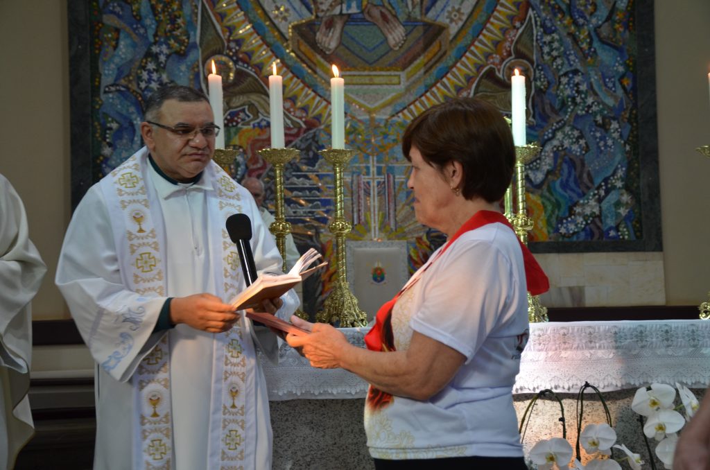 Dom Henrique preside missa de entronização da nova imagem do Sagrado Coração de Jesus
