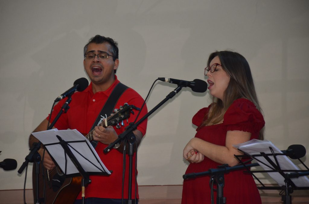 Dom Henrique preside missa de entronização da nova imagem do Sagrado Coração de Jesus