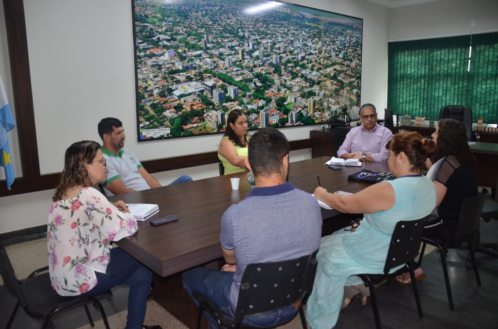 Rádio Coração sugere 'Projeto de Educação' para o Trânsito Rádio Coração sugere 'Projeto de Educação' para o Trânsito