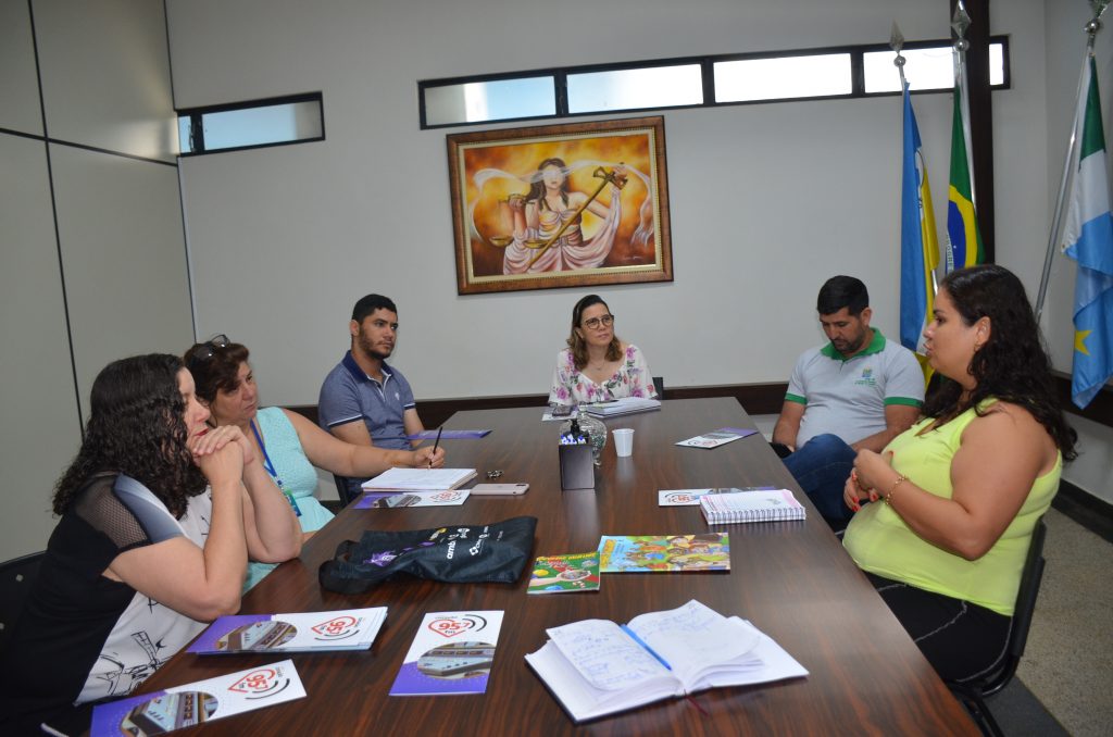 Rádio Coração sugere 'Projeto de Educação' para o Trânsito Rádio Coração sugere 'Projeto de Educação' para o Trânsito