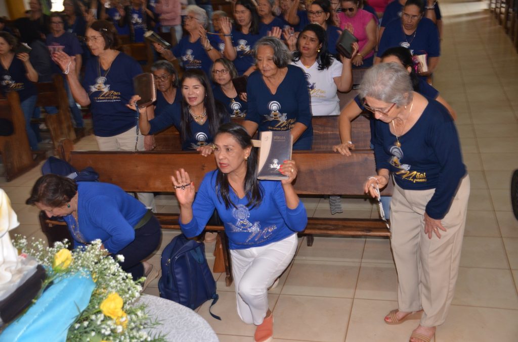 Fátima do Sul realiza 1° encontro paroquial do grupo das 'Mães que oram pelos Filhos'