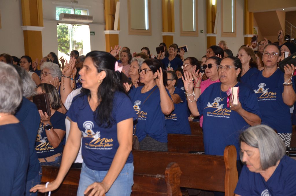 Fátima do Sul realiza 1° encontro paroquial do grupo das 'Mães que oram pelos Filhos'