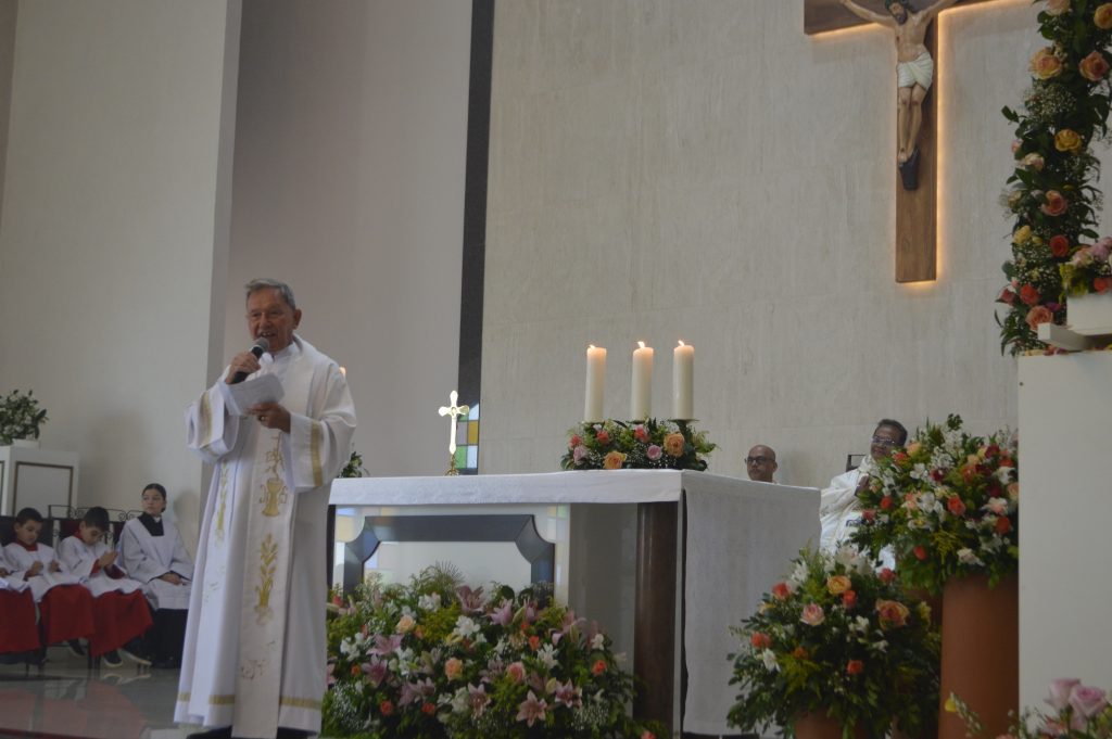 Homenagem ao Pe. Adriano Van de Ven na paróquia N.Sra. Aparecida do 4° Plano