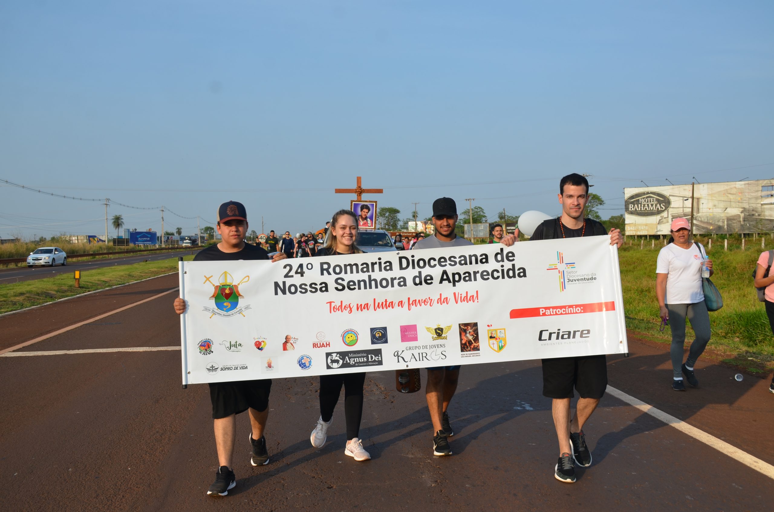 Romaria de N.Sra. Aparecida leva milhares de fiéis ao Santuário de Vila São Pedro Romaria de N.Sra. Aparecida leva milhares de fiéis ao Santuário de Vila São Pedro